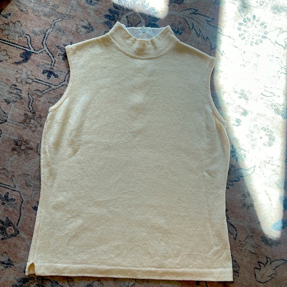 St John cream turtleneck sleeveless sweater with zipper